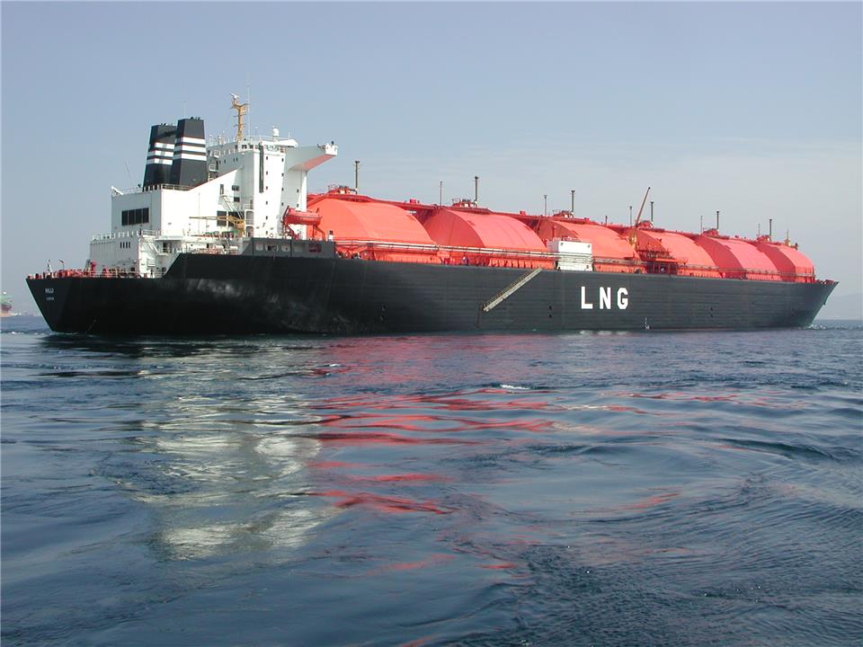 Газовоз (liquefied gas carrier/ tanker) - судно для транспортировки сжиженного природного газа (LNG - liquefied natural gas)