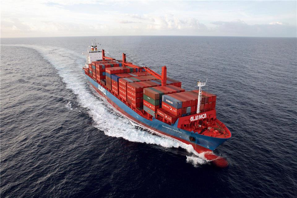 Контейнеровоз (containership) грузоподъмностью 2524 TEU контейнеров под Бразильским флагом Alianca Santos
