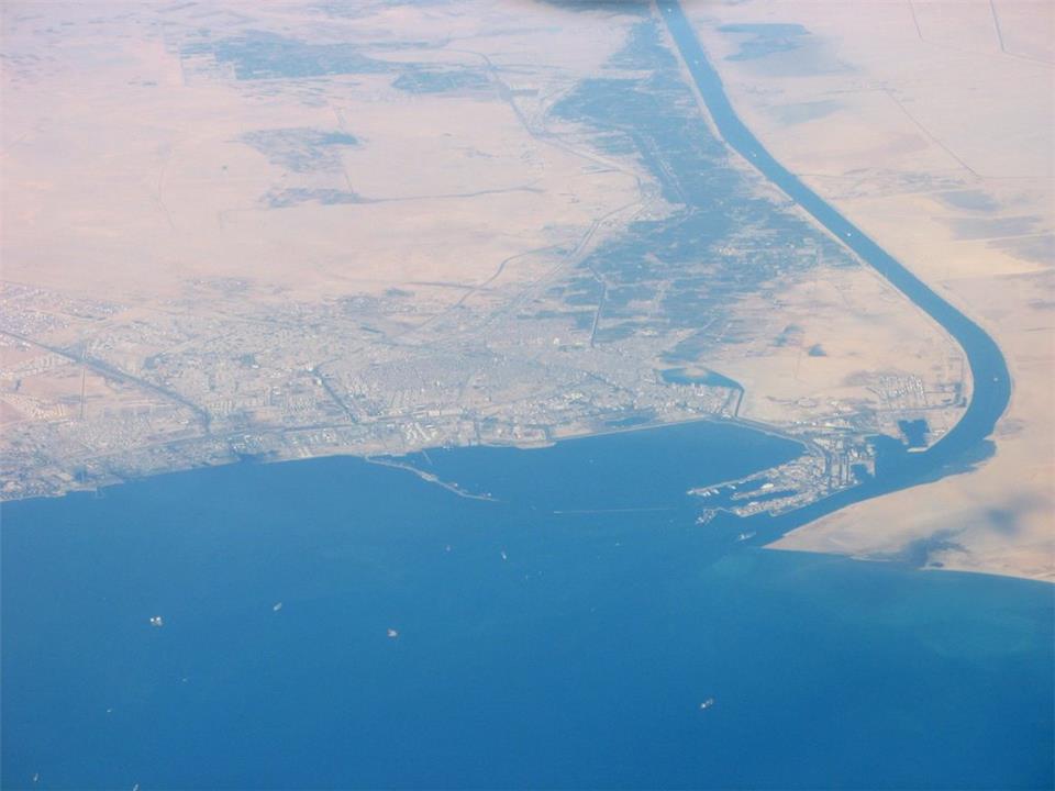 С самолета видна дельта нового Суэцкого канала